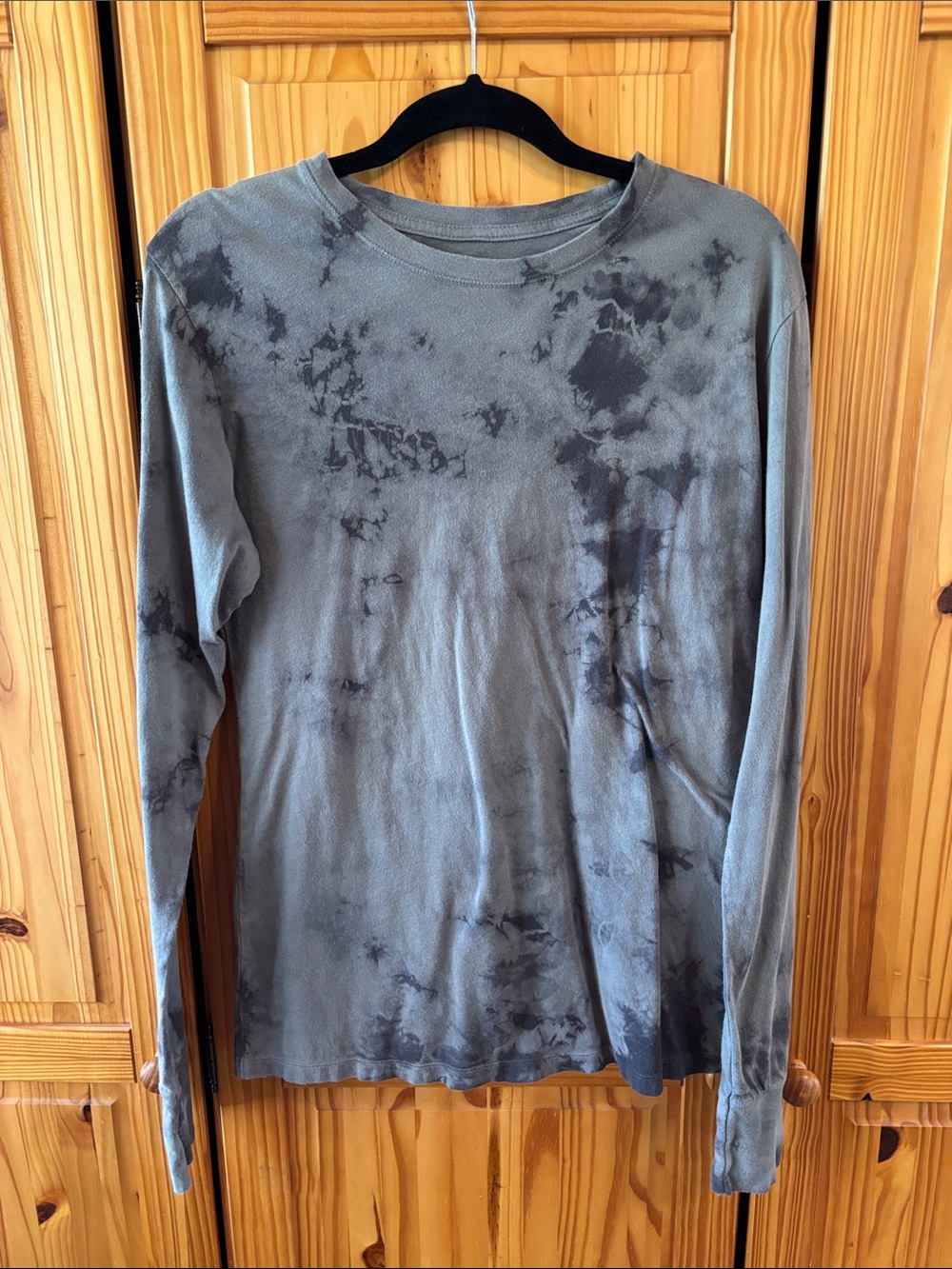 OP Women’s Long-Sleeve Tie-Dye Crewneck - Gray & Black